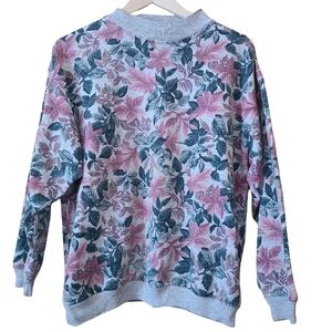 Lady Footlocker Vintage 1980’s Cottagecore dainty floral crew-neck sweatshirt